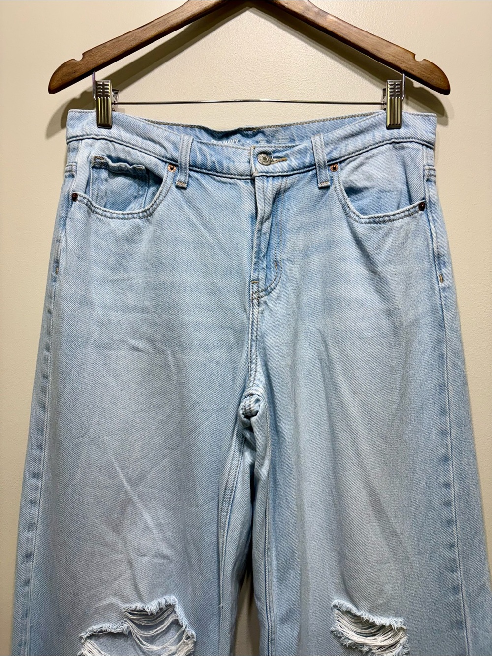 Old Navy Mid Rise Baggy Wide Leg Ripped Jeans Light Wash Size 8 - Picture 3 of 9